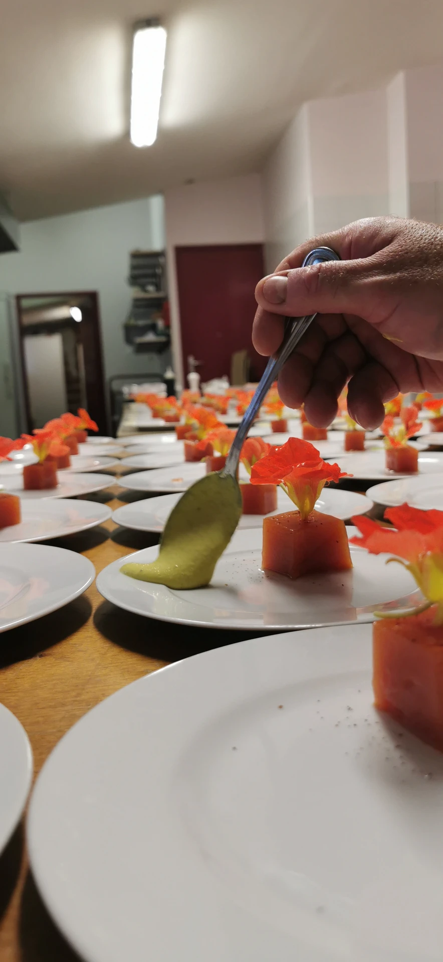 Service traiteur par Marc Cordy pour mariage et événement en Aveyron