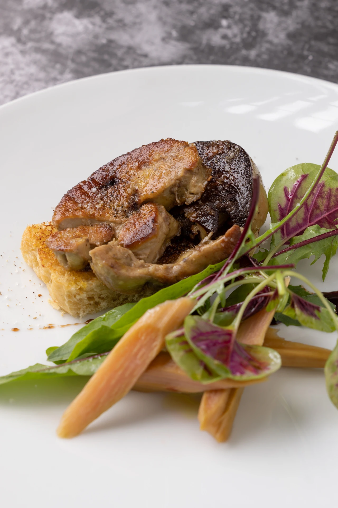 Filet de bœuf avec purée d'olives noires, création culinaire par Marc Cordy
