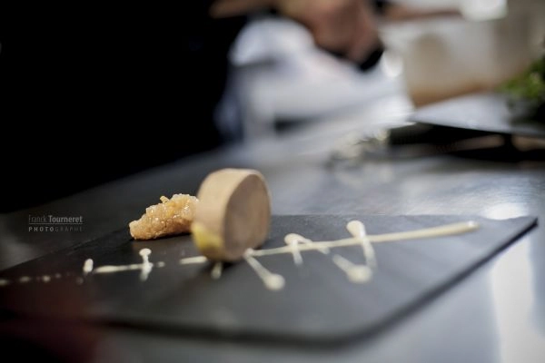 Filet de bœuf avec purée d'olives noires, création culinaire par Marc Cordy