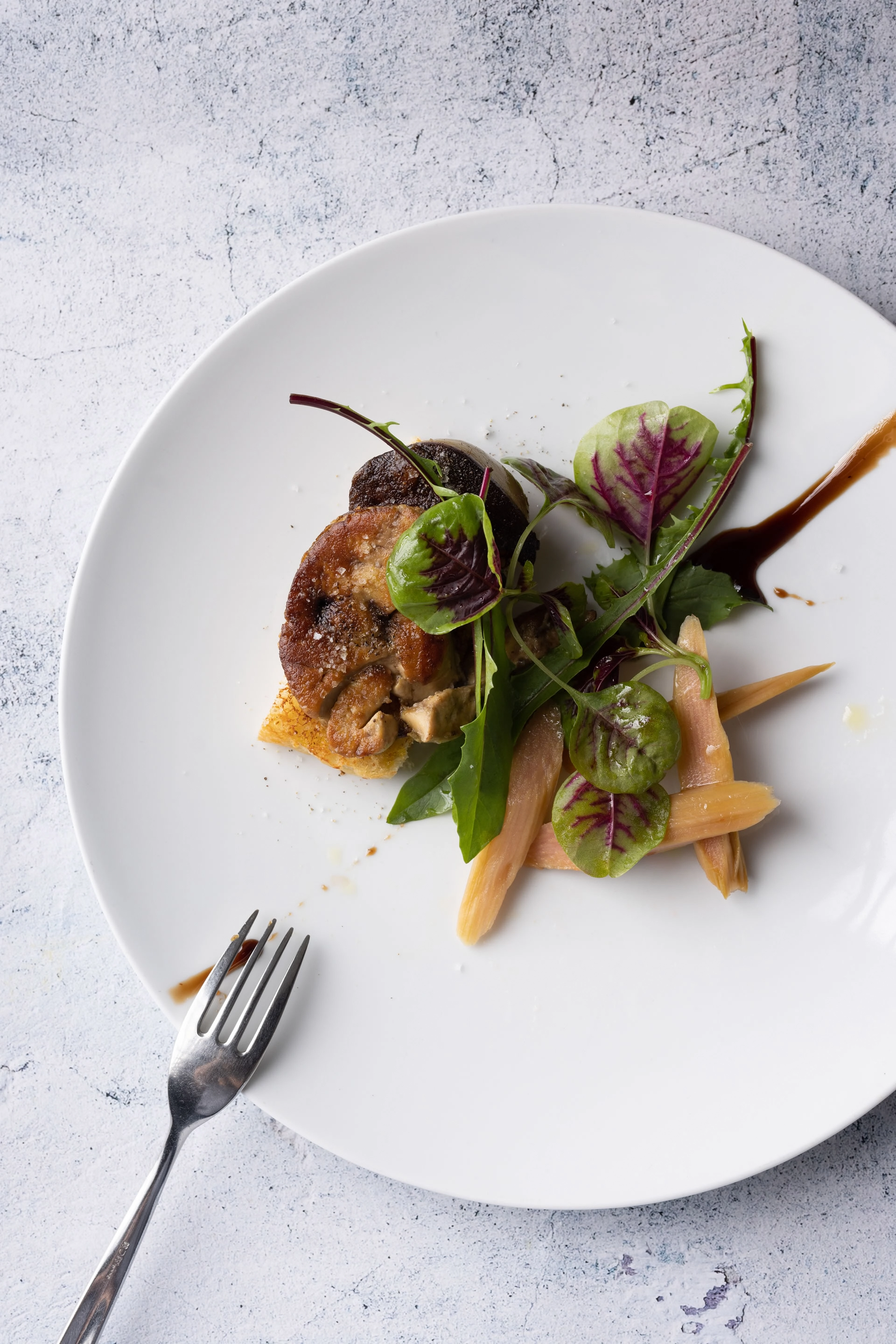 Filet de bœuf avec purée d'olives noires, création culinaire par Marc Cordy